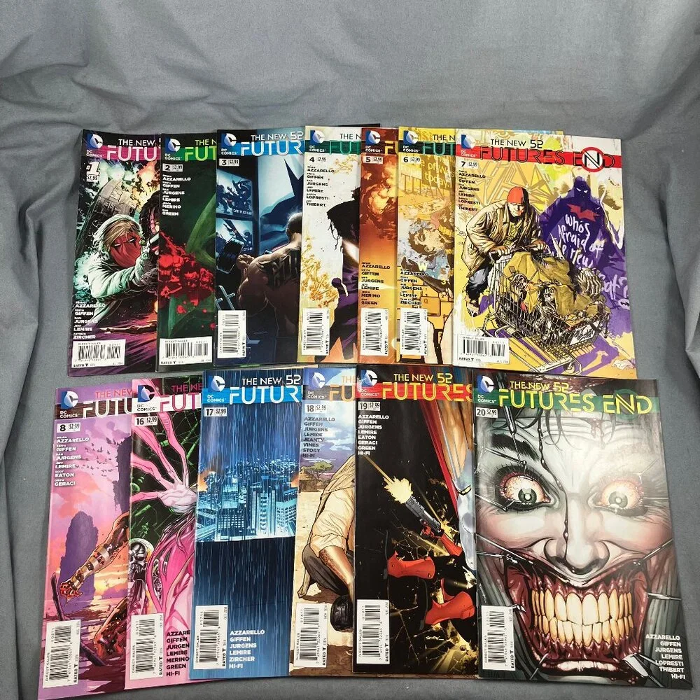 Futures End DC Comic Book 2014 Huge Lot of 26 Issues #1-8, #16+ - Picture 2 of 4